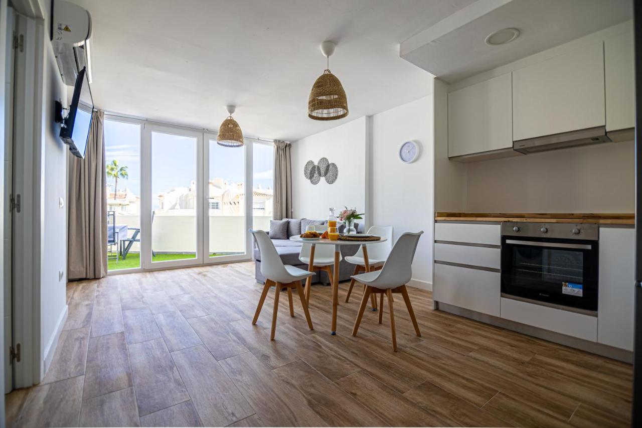 Sunstay Seaside Flat I Puerto Marina Apartamento