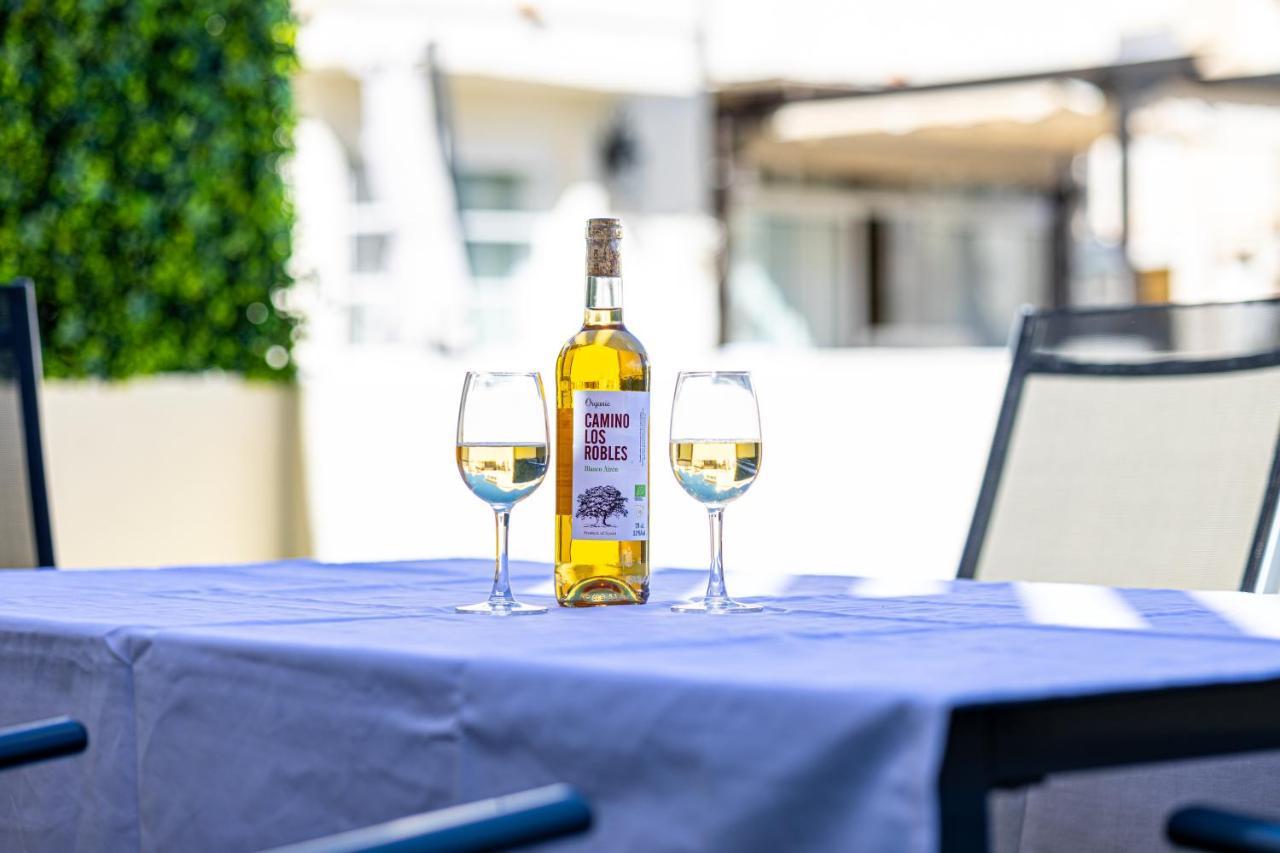 Sunstay Seaside Flat I Puerto Marina Apartment *